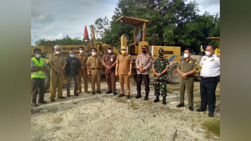 Bupati Gumas Imbau Warga Jangan Blokade Jalan. Bupati Gumas Imbau Warga Jangan Blokade Jalan.