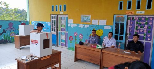 Pilkades Serentak 41 Desa di Gumas Berjalan Lancar Pilkades Serentak 41 Desa di Gumas Berjalan Lancar